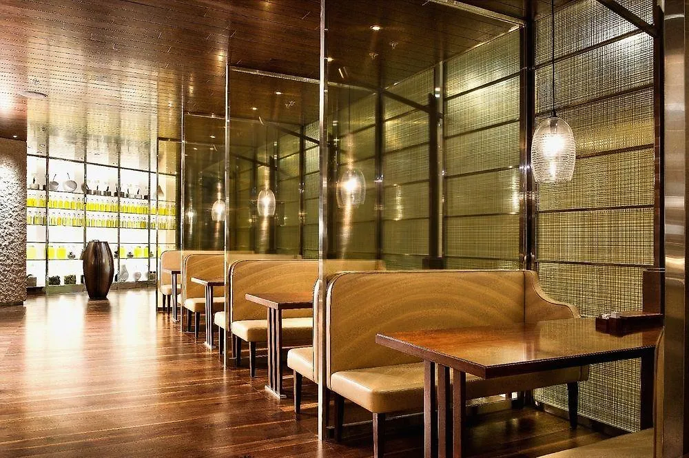 Отель Courtyard By Marriott Hong Kong Sha Tin 4*,