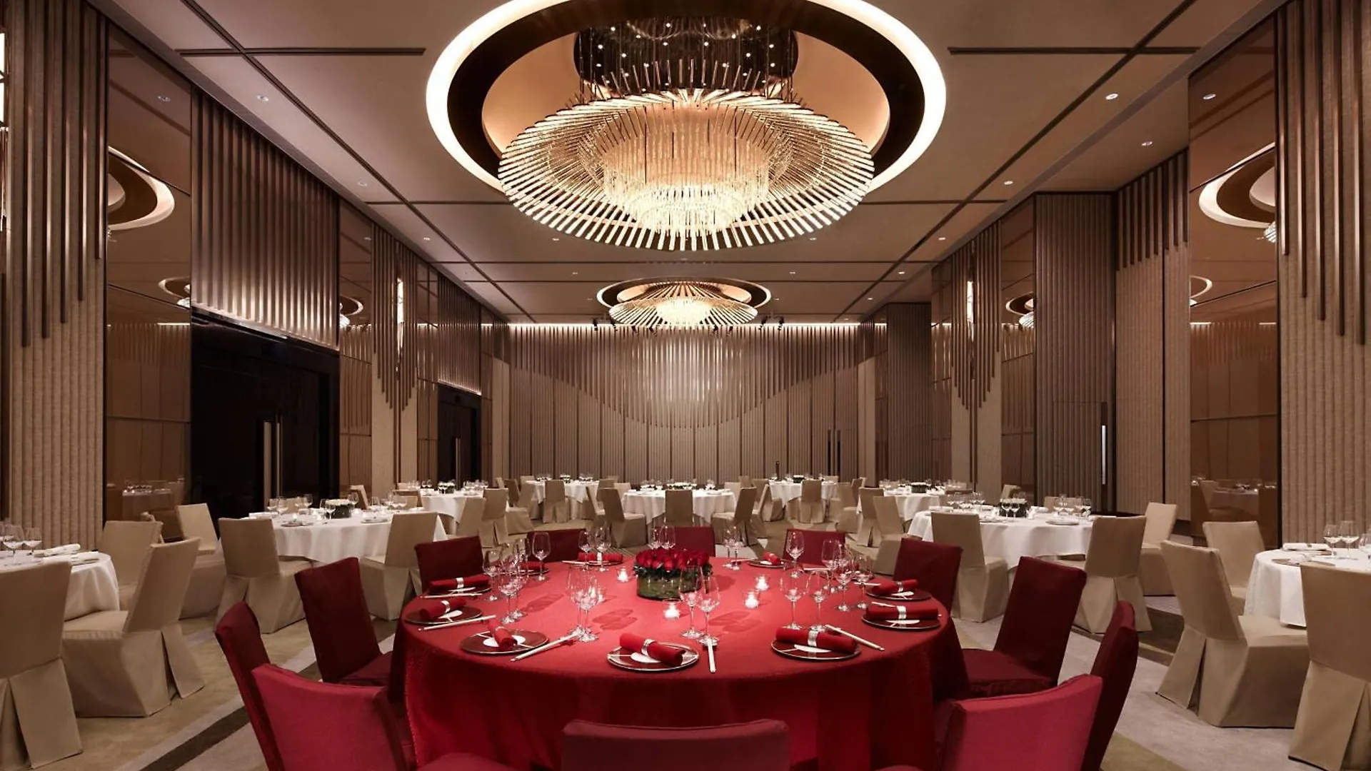 Отель Courtyard By Marriott Hong Kong Sha Tin 4*,