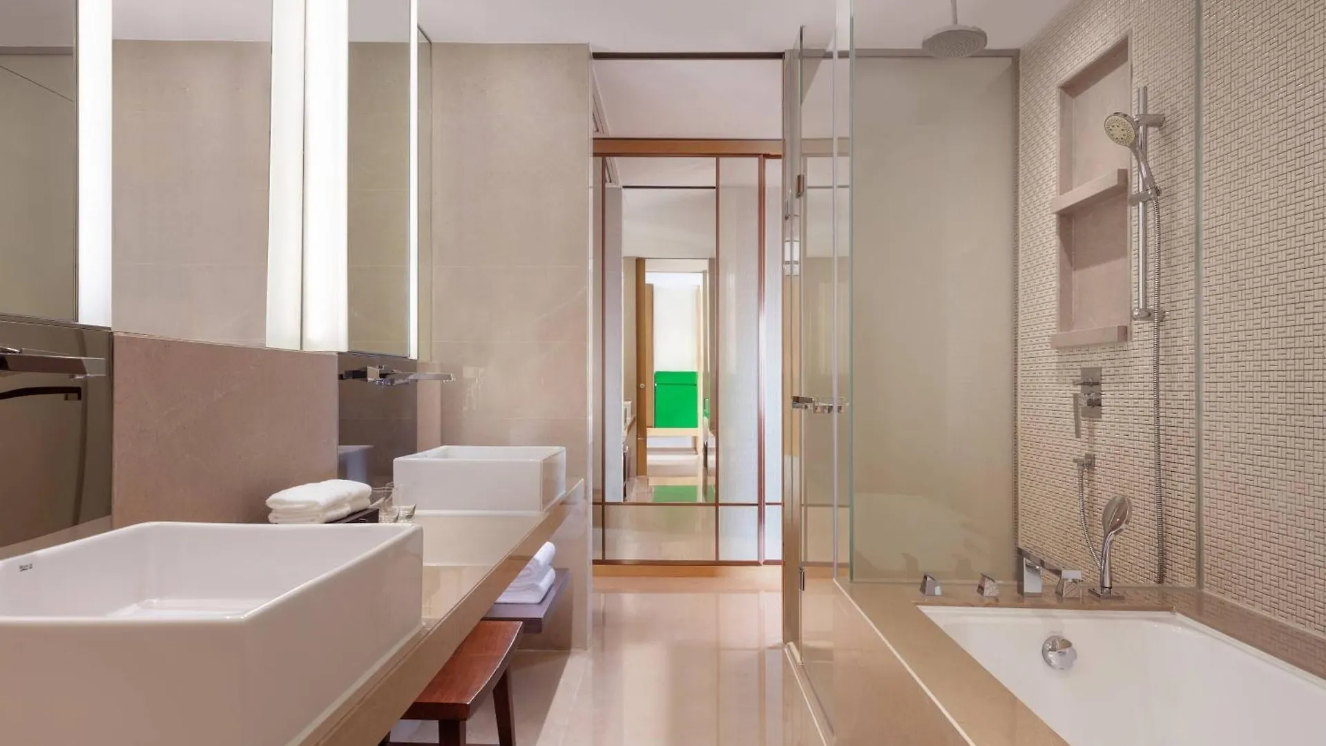 Отель Courtyard By Marriott Hong Kong Sha Tin