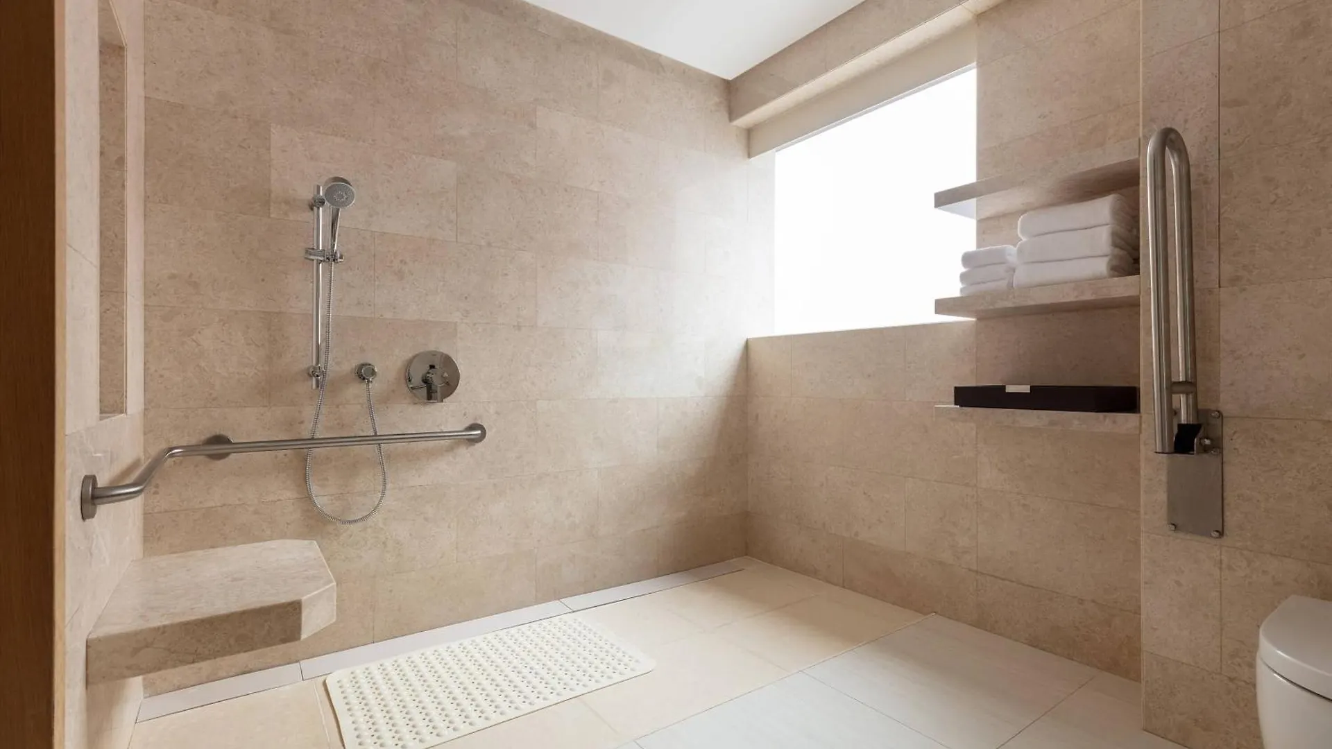 Отель Courtyard By Marriott Hong Kong Sha Tin