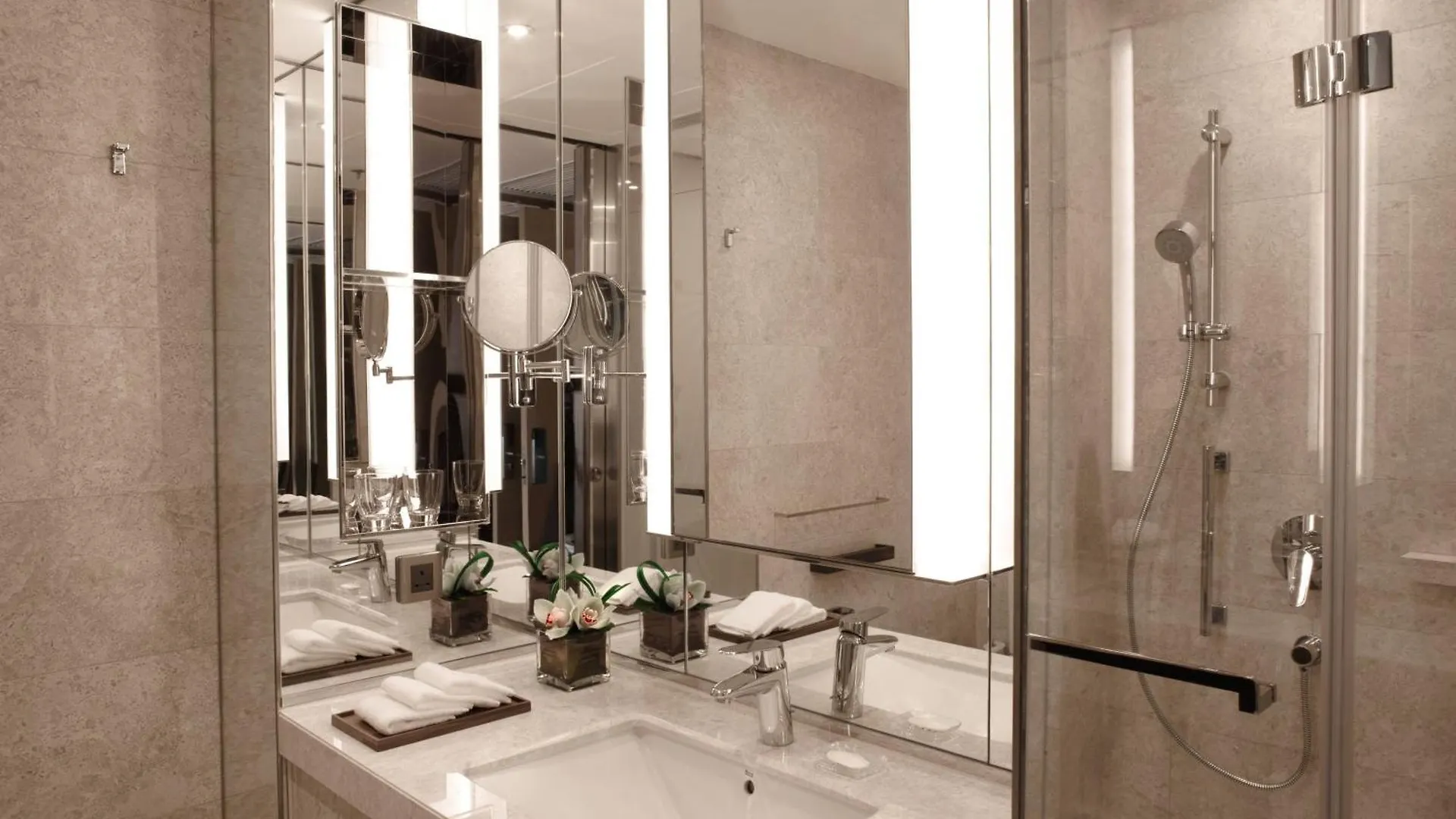 Отель Courtyard By Marriott Hong Kong Sha Tin