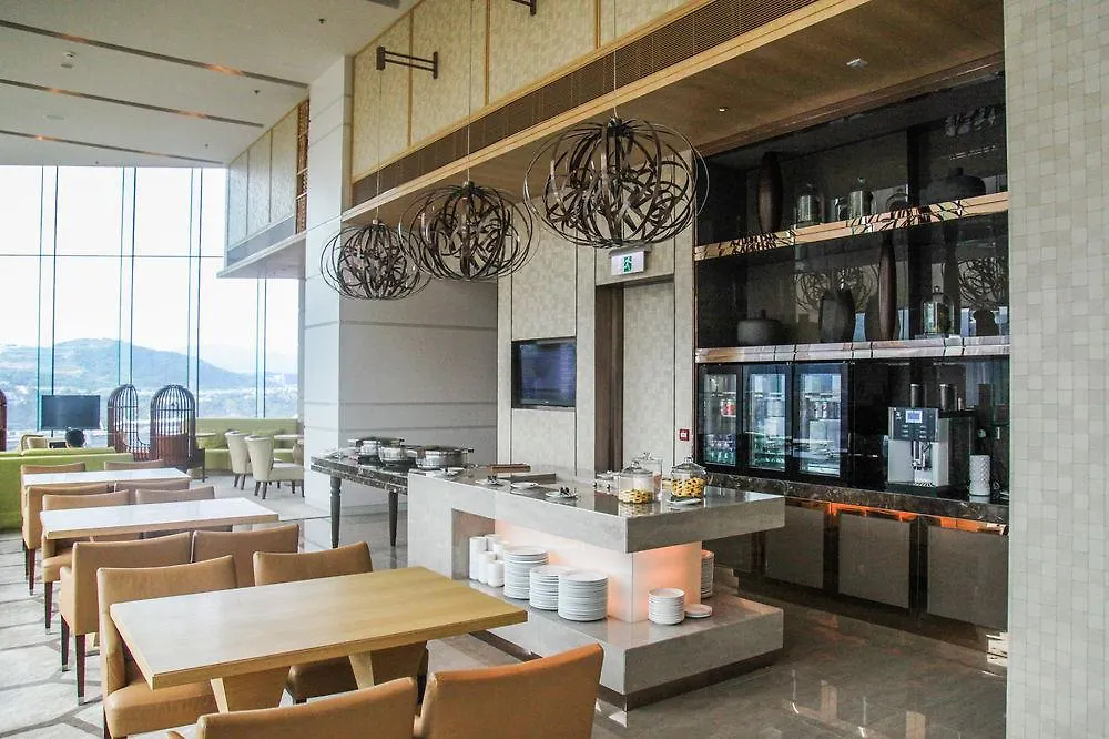 Отель Courtyard By Marriott Hong Kong Sha Tin
